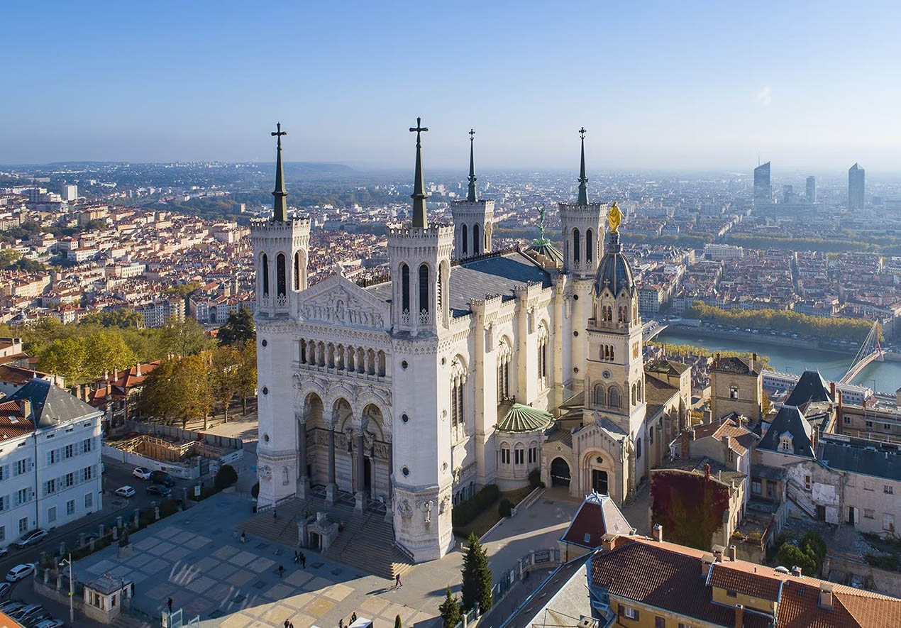 Discovering Lyon: Luxurious Stays and Cultural Gems Await